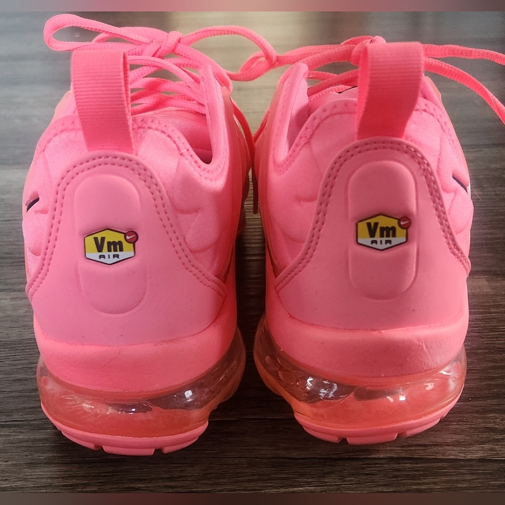 **LIKE NEW** Nike Air VaporMax Plus Sz 10 Vibrant Neon BUBBLEGUM Hot Sunset Pink - Picture 5 of 12